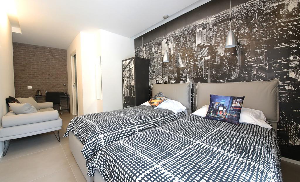 Affittacamere Smile Accomodation Aosta Bagian luar foto