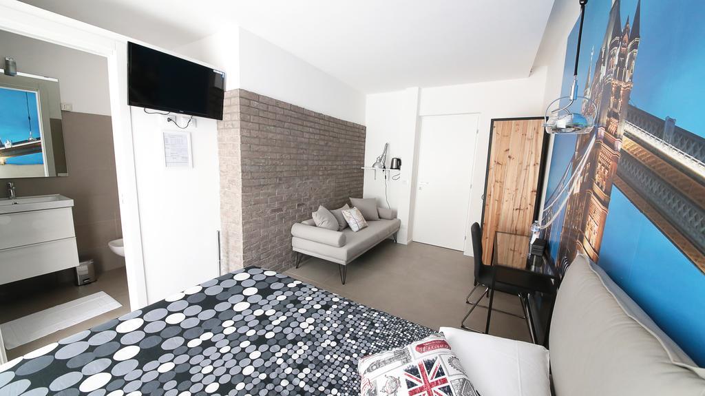 Affittacamere Smile Accomodation Aosta Bagian luar foto
