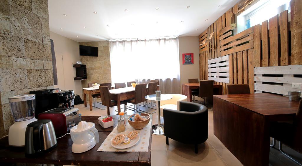 Affittacamere Smile Accomodation Aosta Bagian luar foto