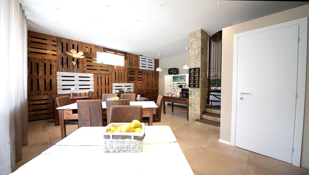 Affittacamere Smile Accomodation Aosta Bagian luar foto