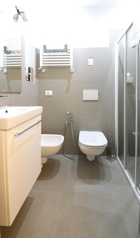 Affittacamere Smile Accomodation Aosta Bagian luar foto