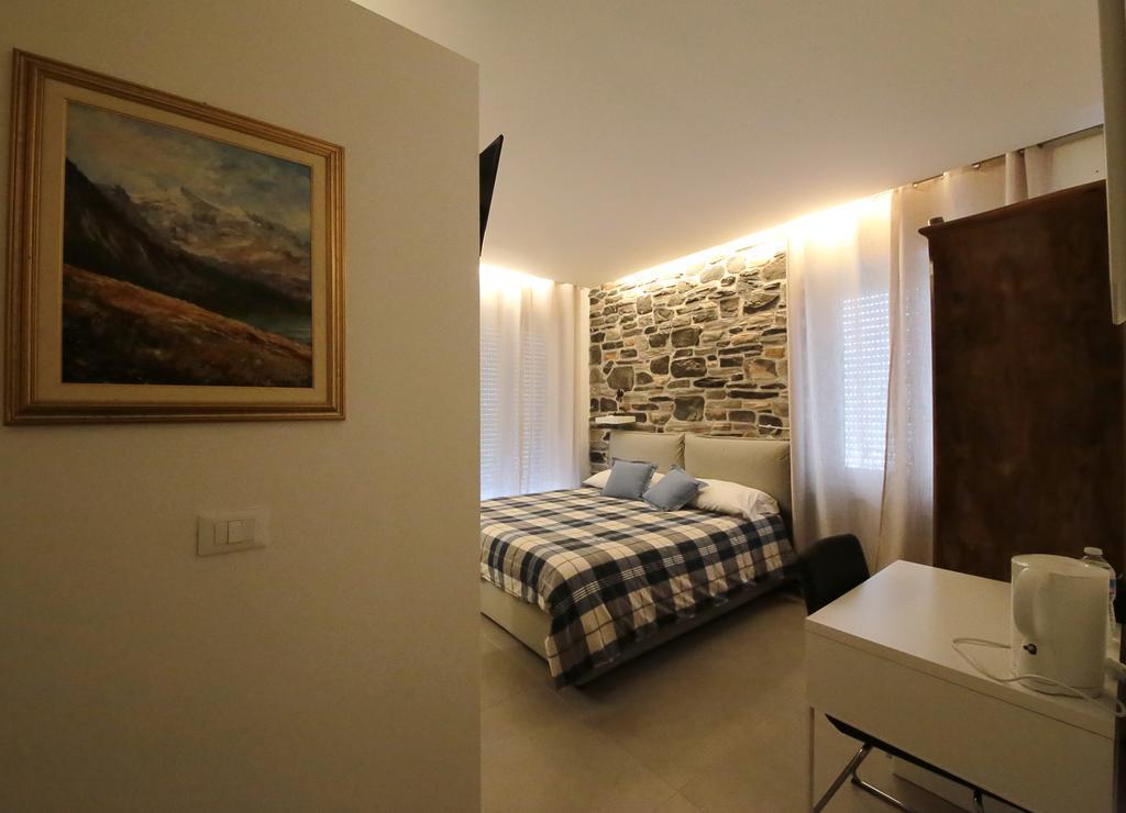 Affittacamere Smile Accomodation Aosta Bagian luar foto